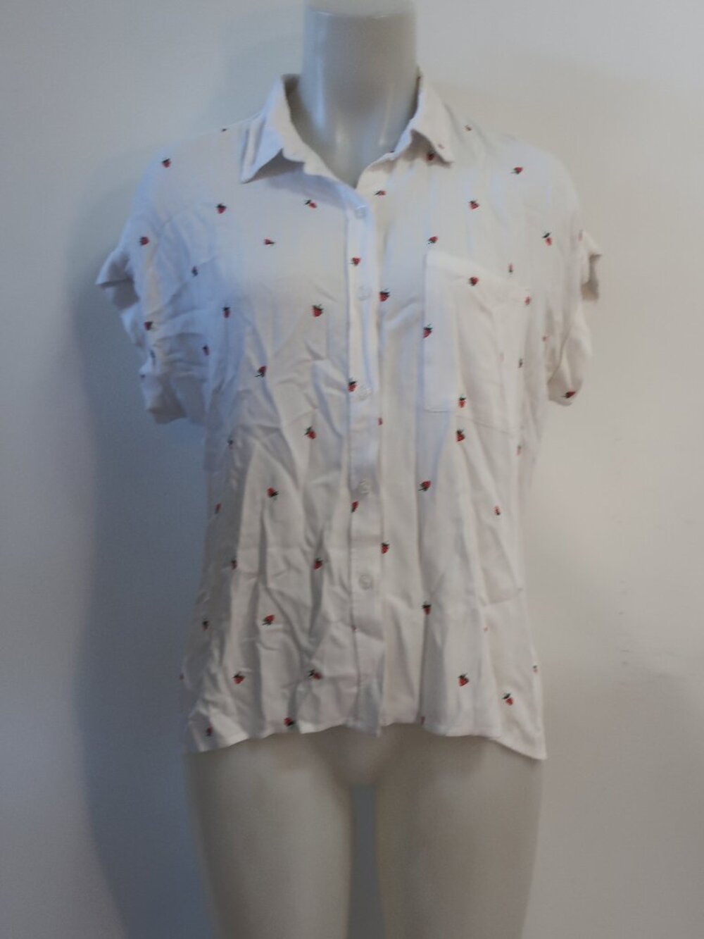 Womens Rails White, Red Strawberry Print Short Sleeve Button Down Top S
